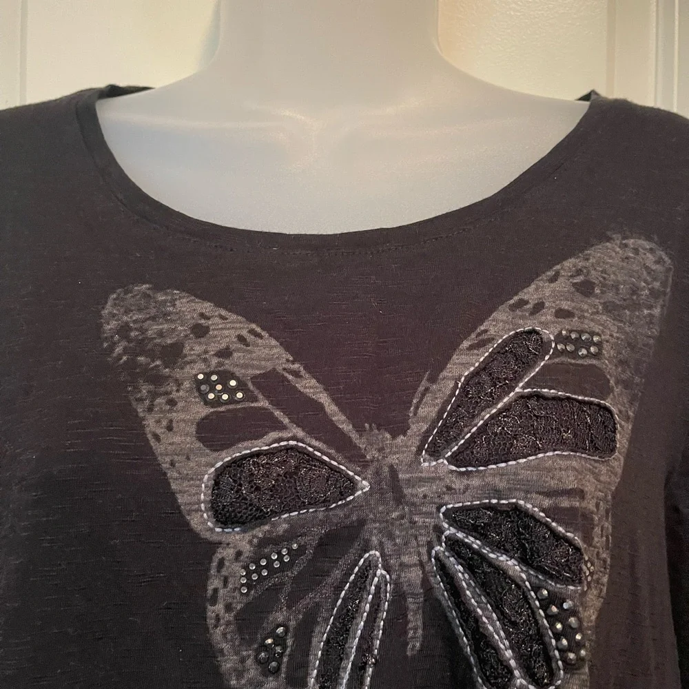 Black top with butterfly. Size 18/20. - Picture 3 of 6
